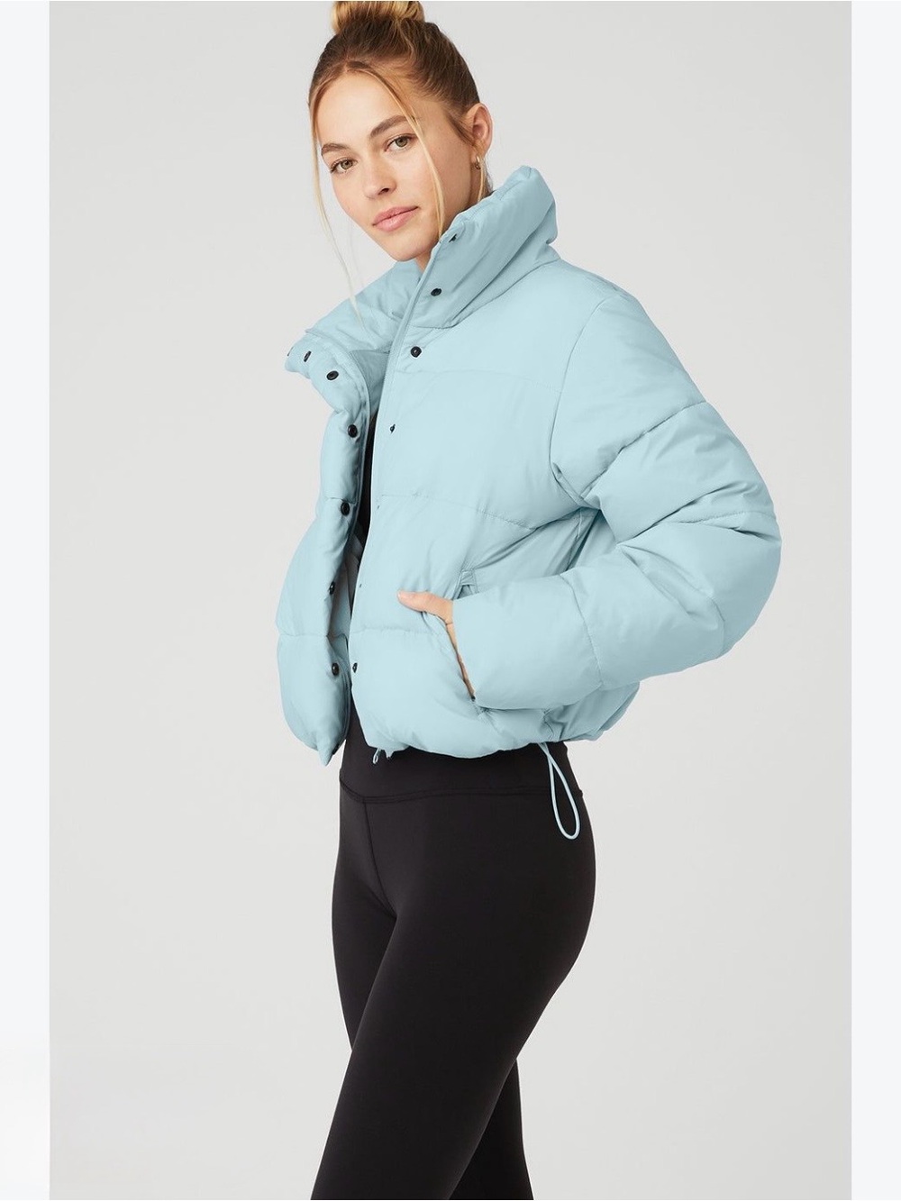 Alo Gold Rush Chalk Blue Cropped Mock Neck Puffer Jacket Size Small